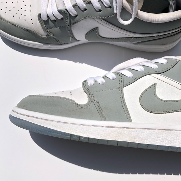 Nike Air Jordan 1 Low Wolf Grey  9.5 - Picture 6 of 11